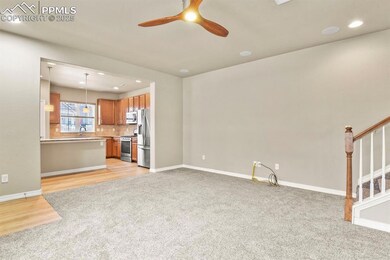 Living room that opens up to the kitchen-Brand new