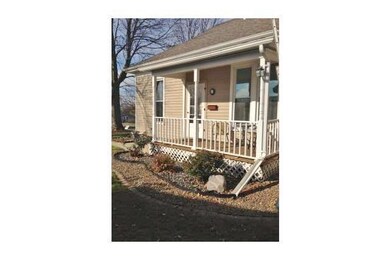 520 E 4th St N, Newton, IA 50208 - photo 3