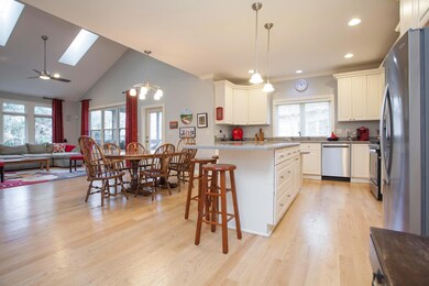 859 Maple Hill_004