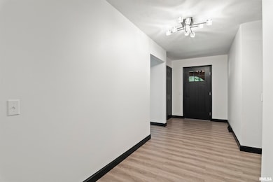 2 Beacon Ridge Dr unit 1, Springfield, IL 62711 - photo 6