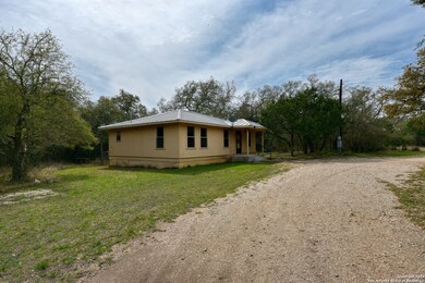 930 County Road 342, Hondo, TX 78861 - photo 4