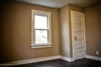 219 E Main St unit 1, Pen Argyl, PA 18072 - photo 3