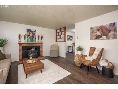 628 34th St, Springfield, OR 97478 - photo 3