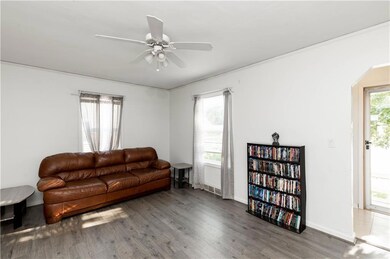 2119 Merle Hay Rd, Des Moines, IA 50310 - photo 4