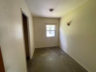 906 Greenway St, La Porte, IN 46350 - photo 5