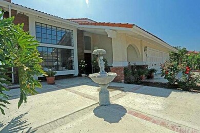 Large front courtyard which could easily be conver