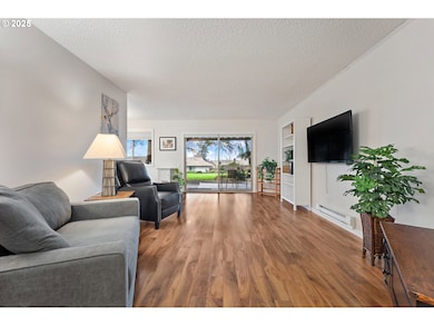 11510 SW Crown Dr unit 5, Portland, OR 97224 - photo 2