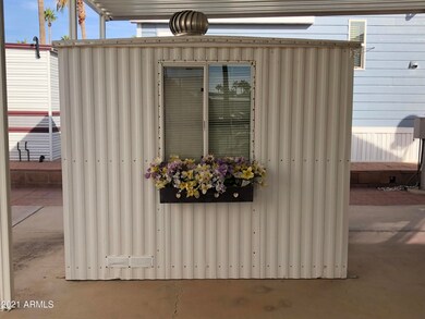 SHED W/ FULL SIZE WASHER/DRYER