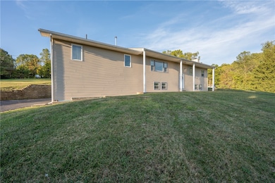 6428 Hilty Rd, Export, PA 15632 - photo 2