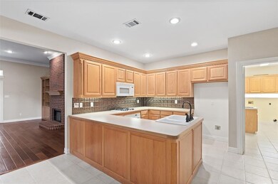 1110 Buena Vista Dr, Denton, TX 76210 - photo 6