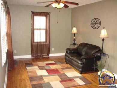 3130 SW Dorr St, Topeka, KS 66604 - photo 2
