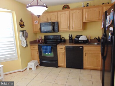 16210 Taconic Cir unit 115A, Dumfries, VA 22025 - photo 5