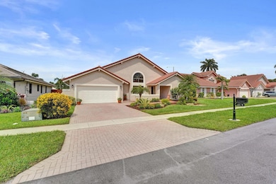 1541 W Oak Knoll Cir, Davie, FL 33324 - photo 2