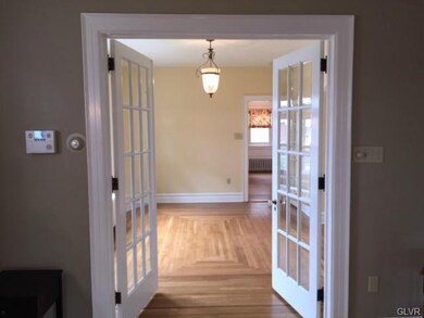 2105 W Highland St, Allentown, PA 18104 - photo 4