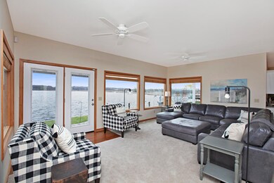 21306 Sanfords Landing Dr-large-043-012-