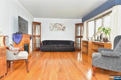 9-08 Mansfield Dr unit 1X, Fair Lawn, NJ 07410 - photo 5