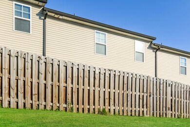 004-photo-rear-view-13660118