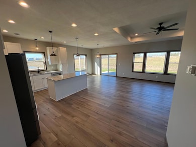 1203 Poppy Ct - Pic 2.jpg