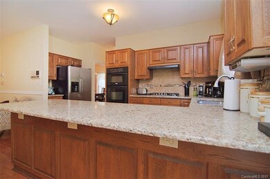 Beautiful up to date kitchen