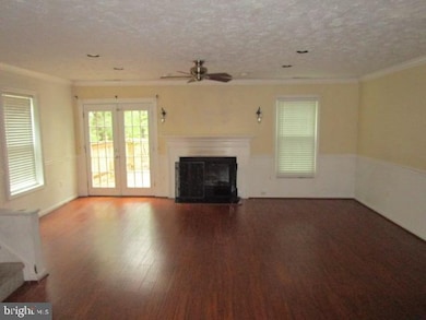 1472 Lowell Ct, Crofton, MD 21114 - photo 2