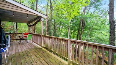 2124 Meadow Lark Cir, Bushkill, PA 18324 - photo 7