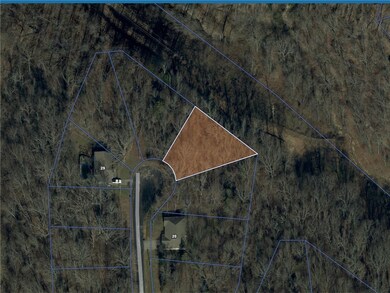 No neighbors! Private secluded cul-de-sac and beau