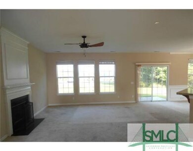 Den/Family/Great Room. SPACIOUS LIVING AREA!