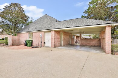 6008 Lakeside Dr, Liberty, TX 77575 - photo 2