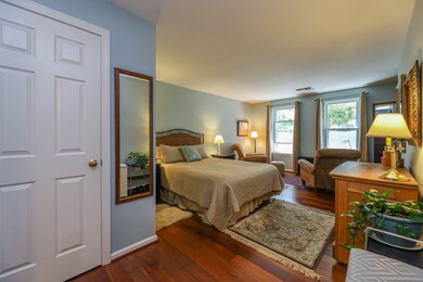 97 Anderer Ln unit 102, West Roxbury, MA 02132 - photo 4