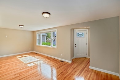 57 Tudor St, Waltham, MA 02451 - photo 4