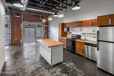 Kitchen / Entry