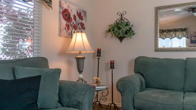 880 Tuberosre Trl, Living Room