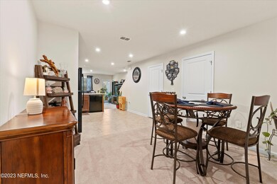 5893 Creekside Crossing Dr, Jacksonville, FL 32210 - photo 7