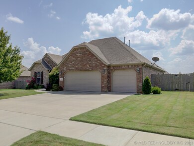 5423 Nottingham Place, Bartlesville, OK 74006 - photo 2