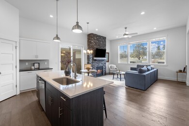 4096 SW Badger Ave, Redmond, OR 97756 - photo 5