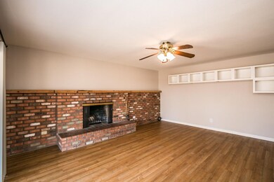2116 E Tulane Dr-10