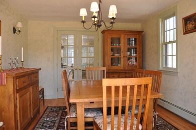 Dining toward Kitchen