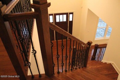 49 Flanders - Stair detail