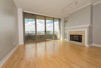 Jefferson Tower unit 1203, Chicago, IL 60661 - photo 3