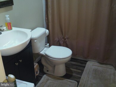 7102 Meadow Green Terrace, Hyattsville, MD 20785 - photo 7