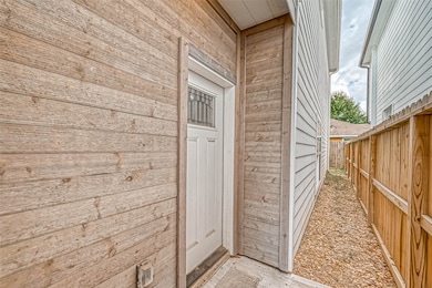 Beautiful entry into the home.