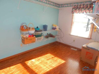 4228 Knollcrest Rd, Toledo, OH 43611 - photo 4