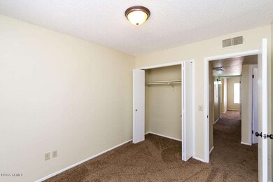 3002_N_Arrowhead_Dr_AZ-4
