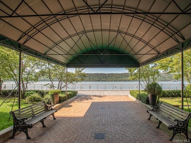 Scrimshaw House unit 7L, Yonkers, NY 10701 - photo 2