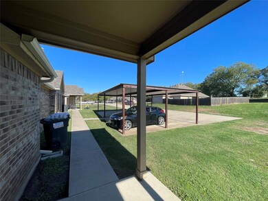 111 Sunburst Ct unit 111-117, Weatherford, TX 76087 - photo 3