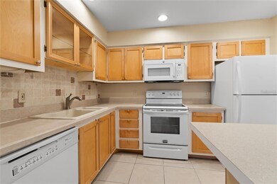 534 Orange Dr unit 11, Altamonte Springs, FL 32701 - photo 7