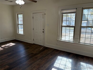 518 W Locust St, Durant, OK 74701 - photo 4