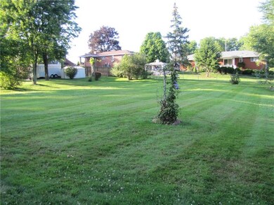 Can you picture a more perfect back yard? This hom