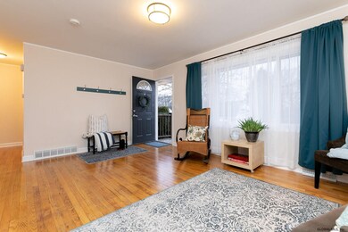 34 Acorn Ave, Rensselaer, NY 12144 - photo 4