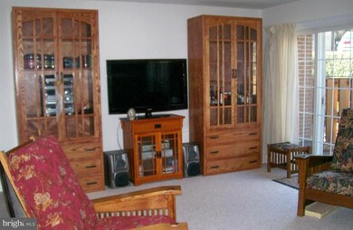 617 N Armistead St unit 96, Alexandria, VA 22312 - photo 2